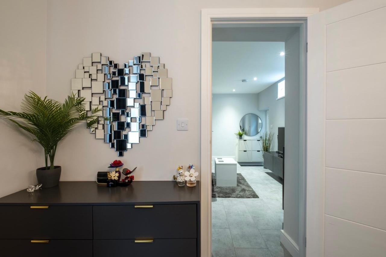 Belford House Self Check-In Rooms & Apartments 홀트휘슬 외부 사진